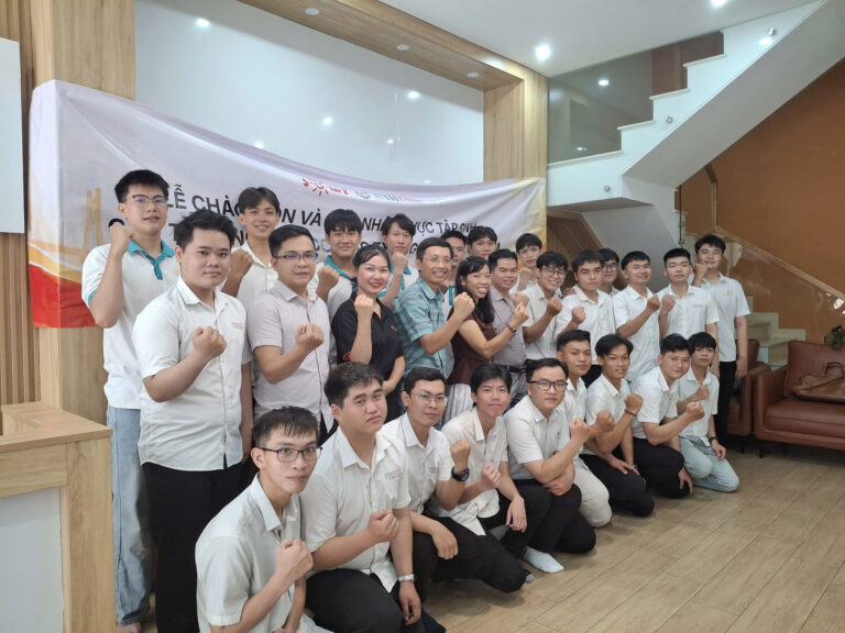 SOLAR Z CHÀO ĐÓN VÀ TIẾP NHẬN THỰC TẬP SINH TRƯỜNG ĐẠI HỌC GIAO THÔNG VẬN TẢI TP.HCM